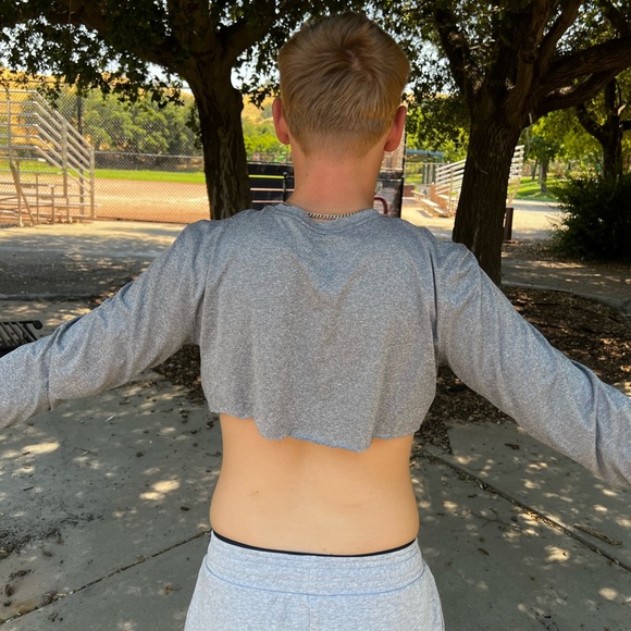 NIKE HALF SHIRT CROPPED CUT OFF BOTTOM FOOTBALL T CROP MEN DRI FIT WORKOUT SPORT - Picture 5 of 16